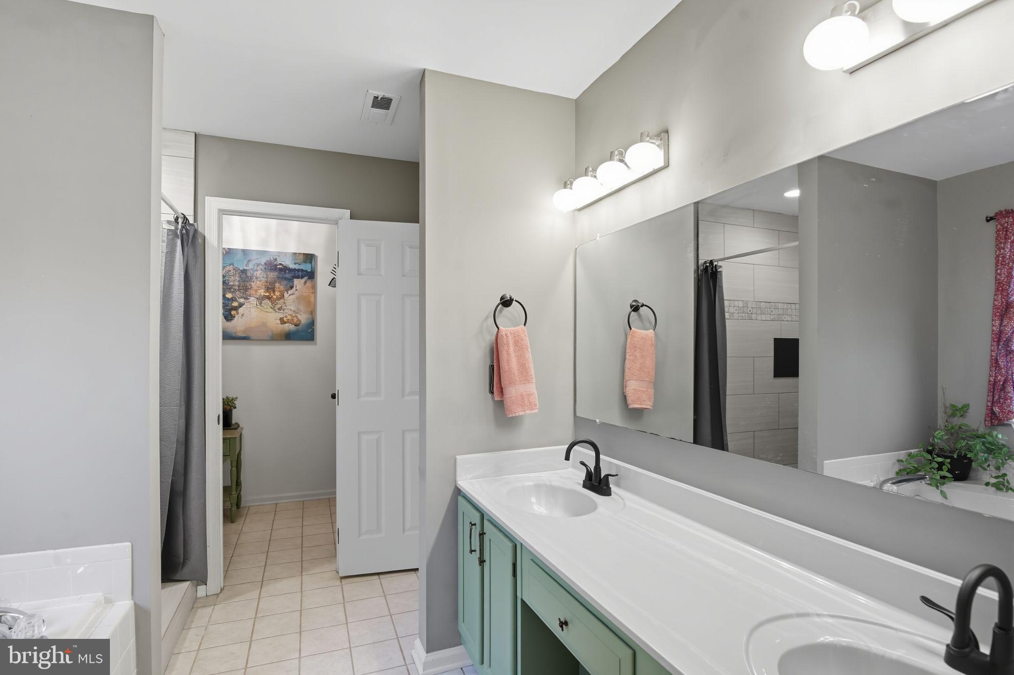 BLACK WALNUT RUN ESTATES - Residential