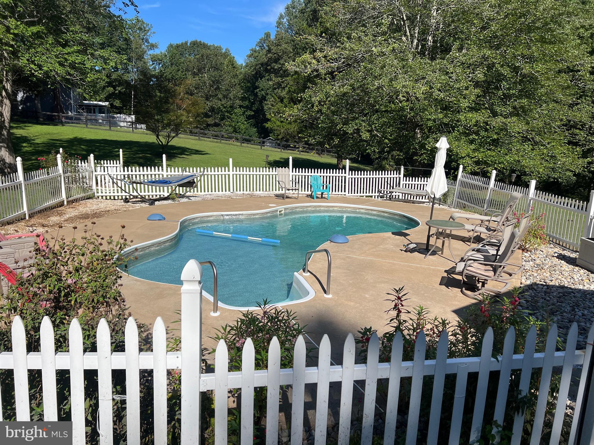 BLACK WALNUT RUN ESTATES - Residential