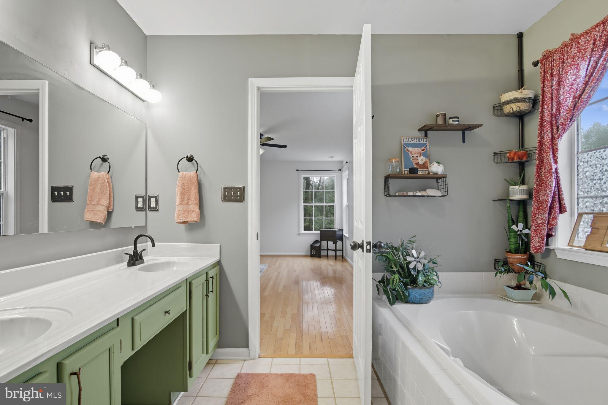 BLACK WALNUT RUN ESTATES - Residential