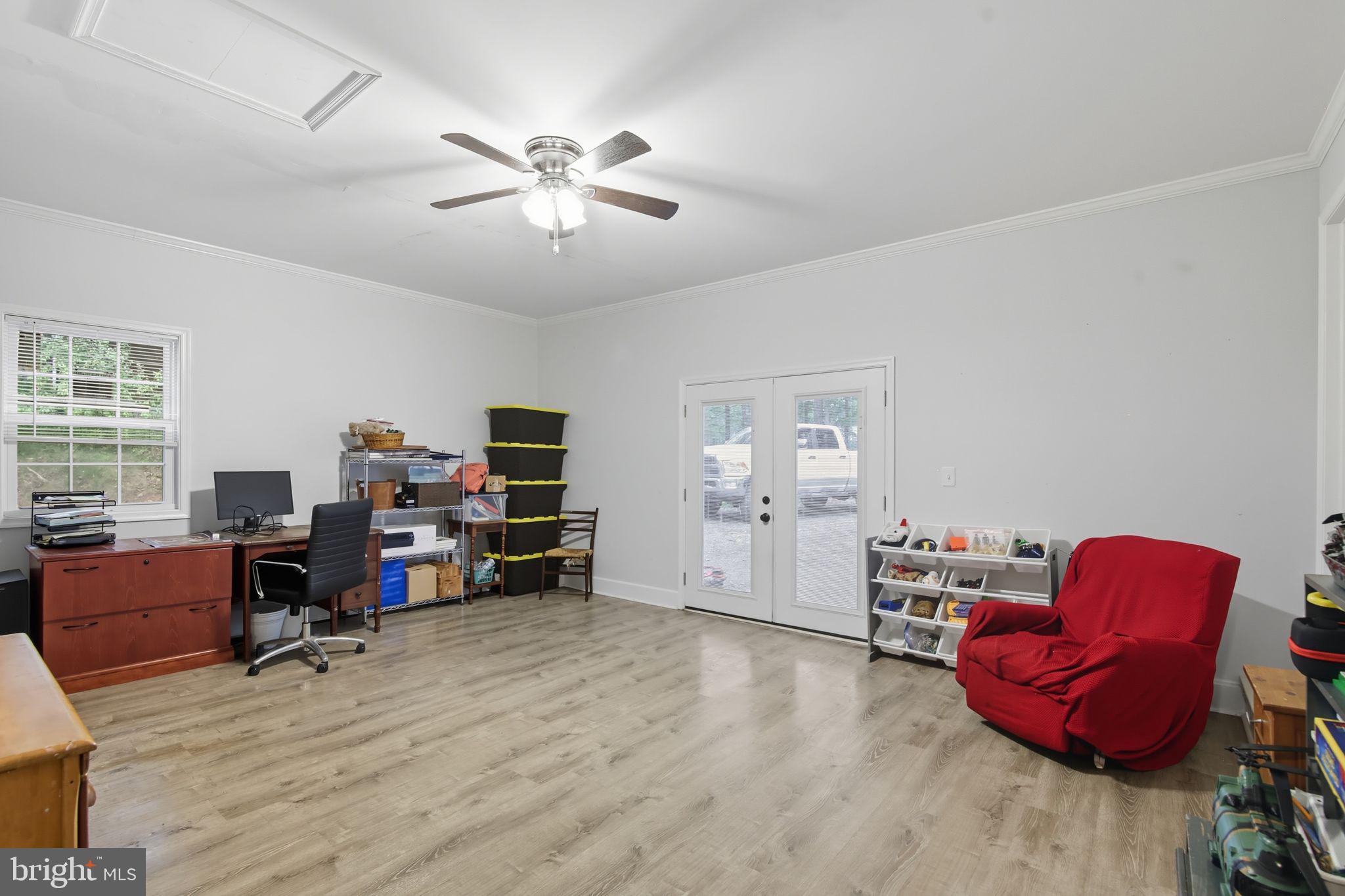 BLACK WALNUT RUN ESTATES - Residential