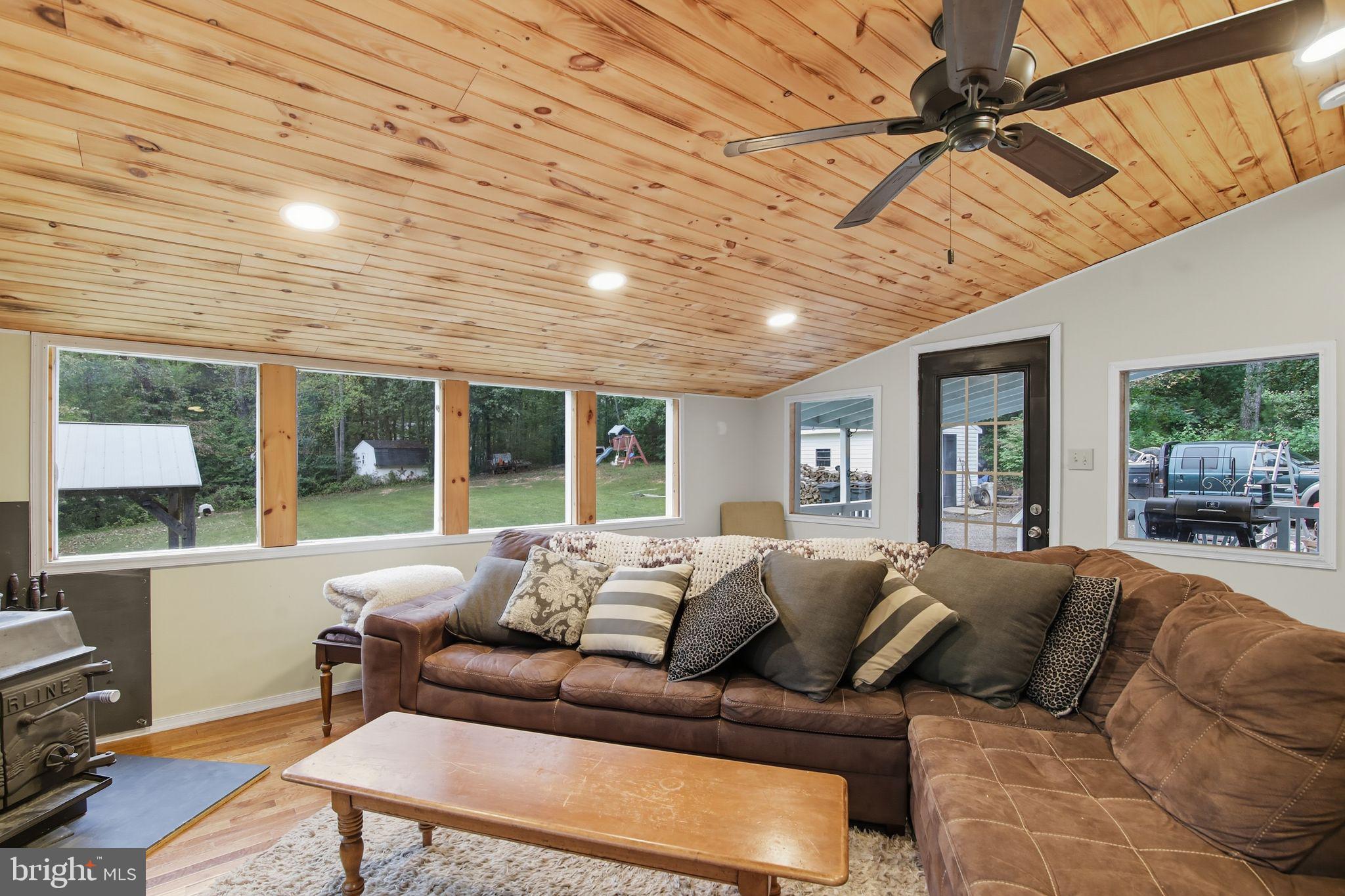 BLACK WALNUT RUN ESTATES - Residential