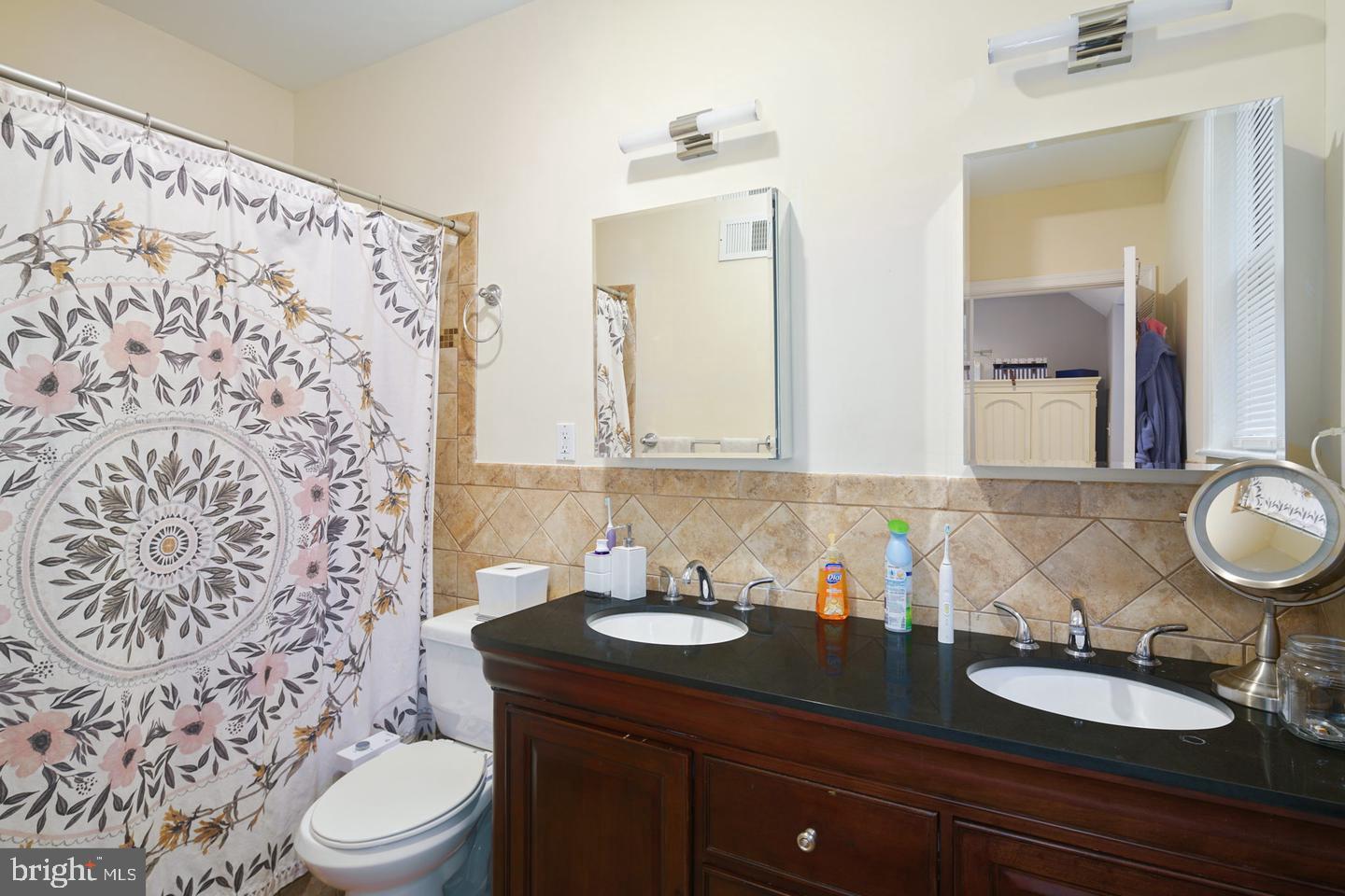 WASHINGTON SQ - Residential Lease