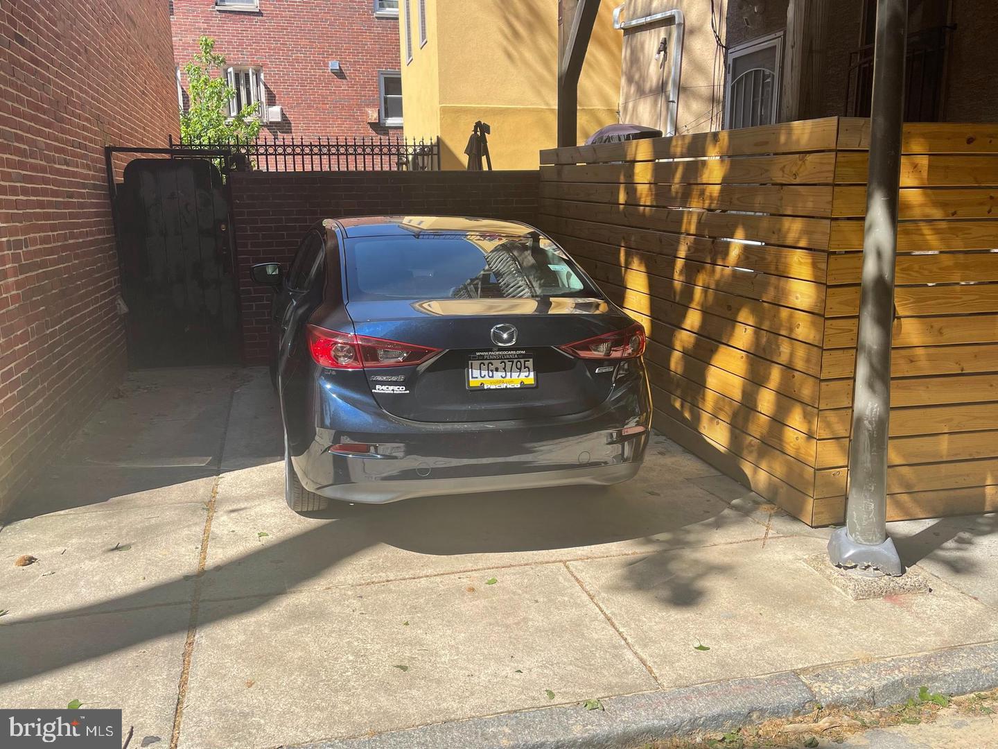 WASHINGTON SQ - Residential Lease