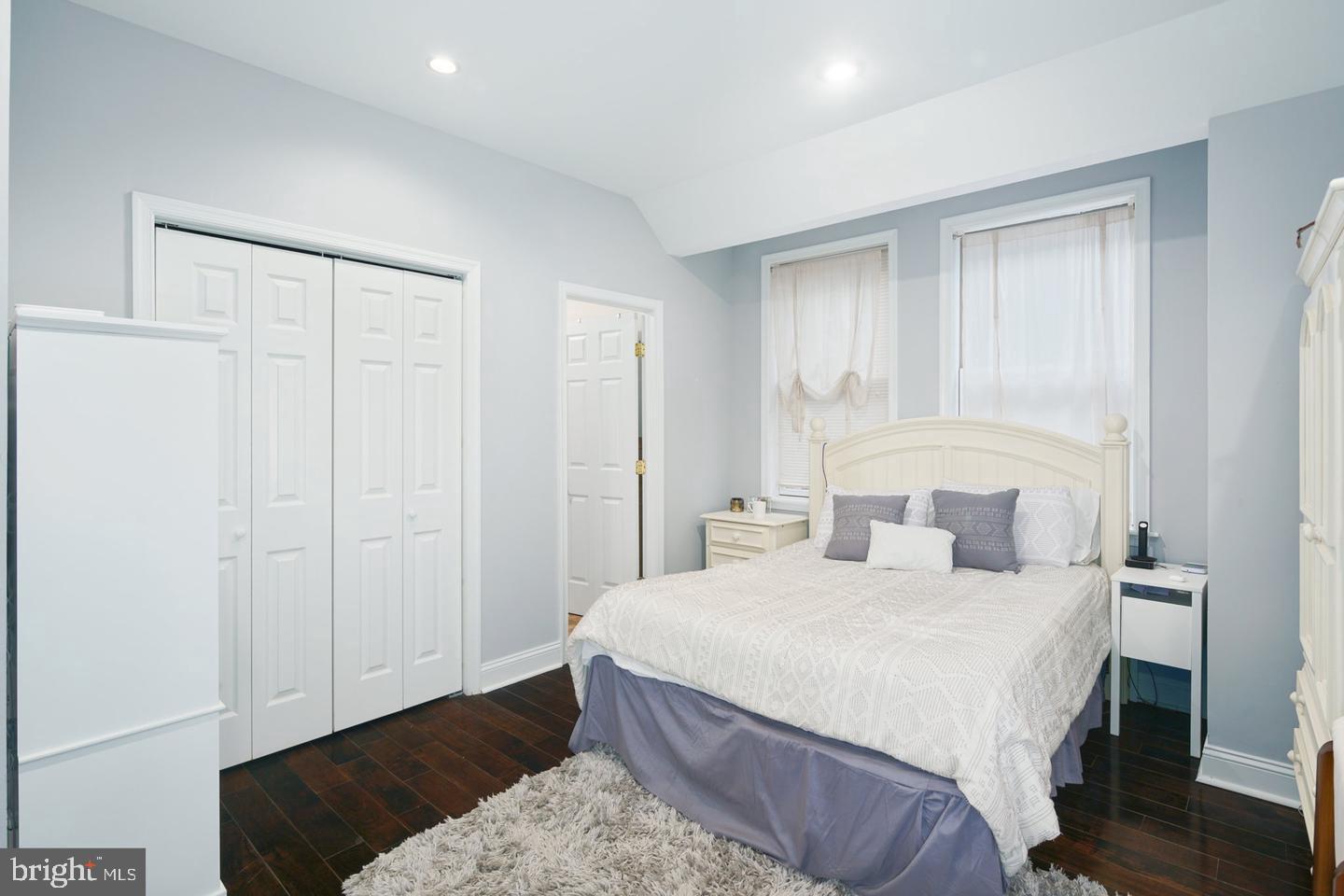 WASHINGTON SQ - Residential Lease