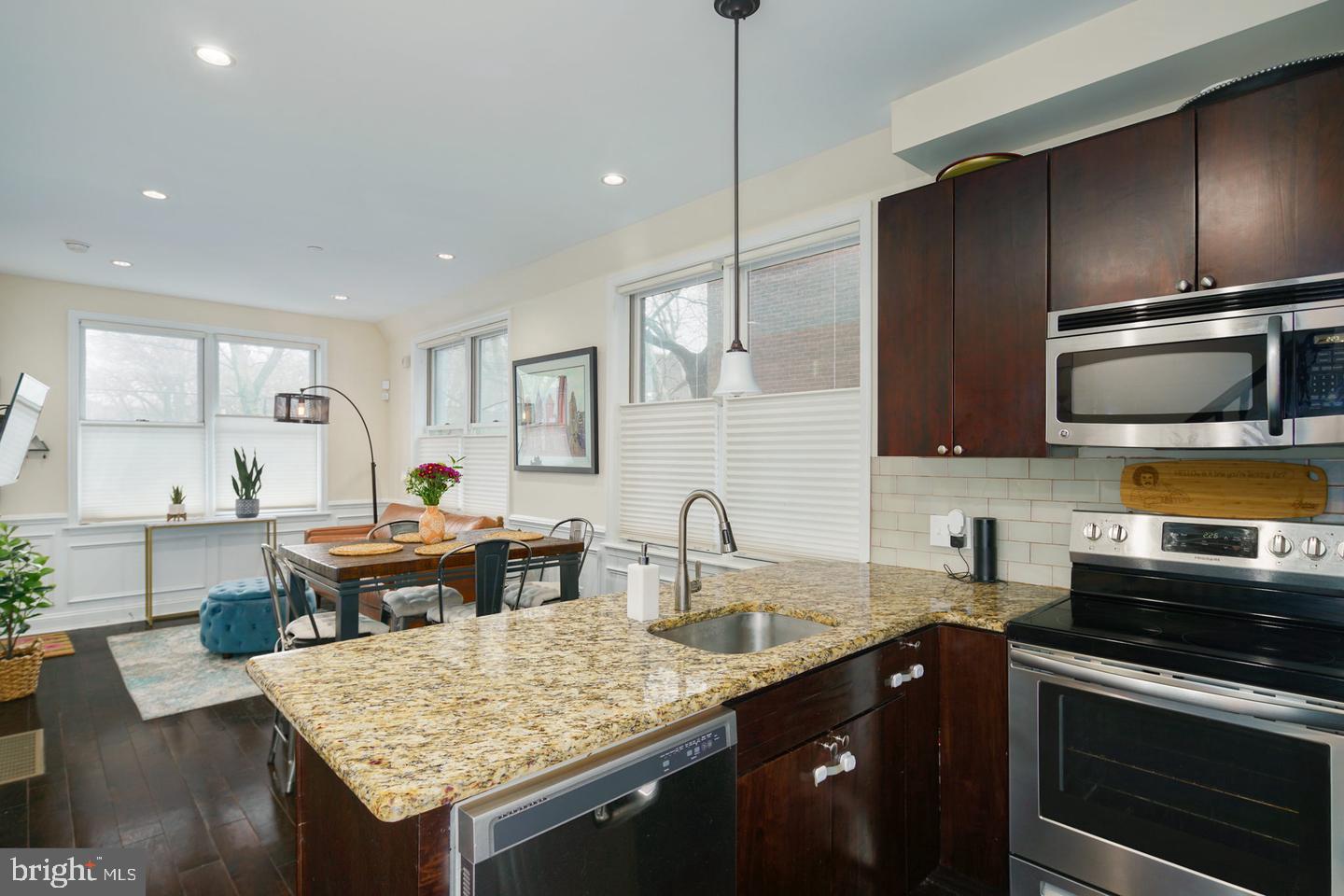 WASHINGTON SQ - Residential Lease