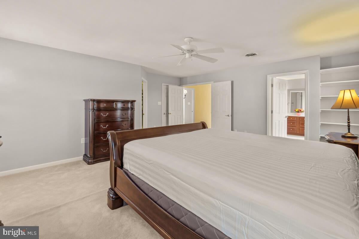 WINDSOR KNOLLS - Residential