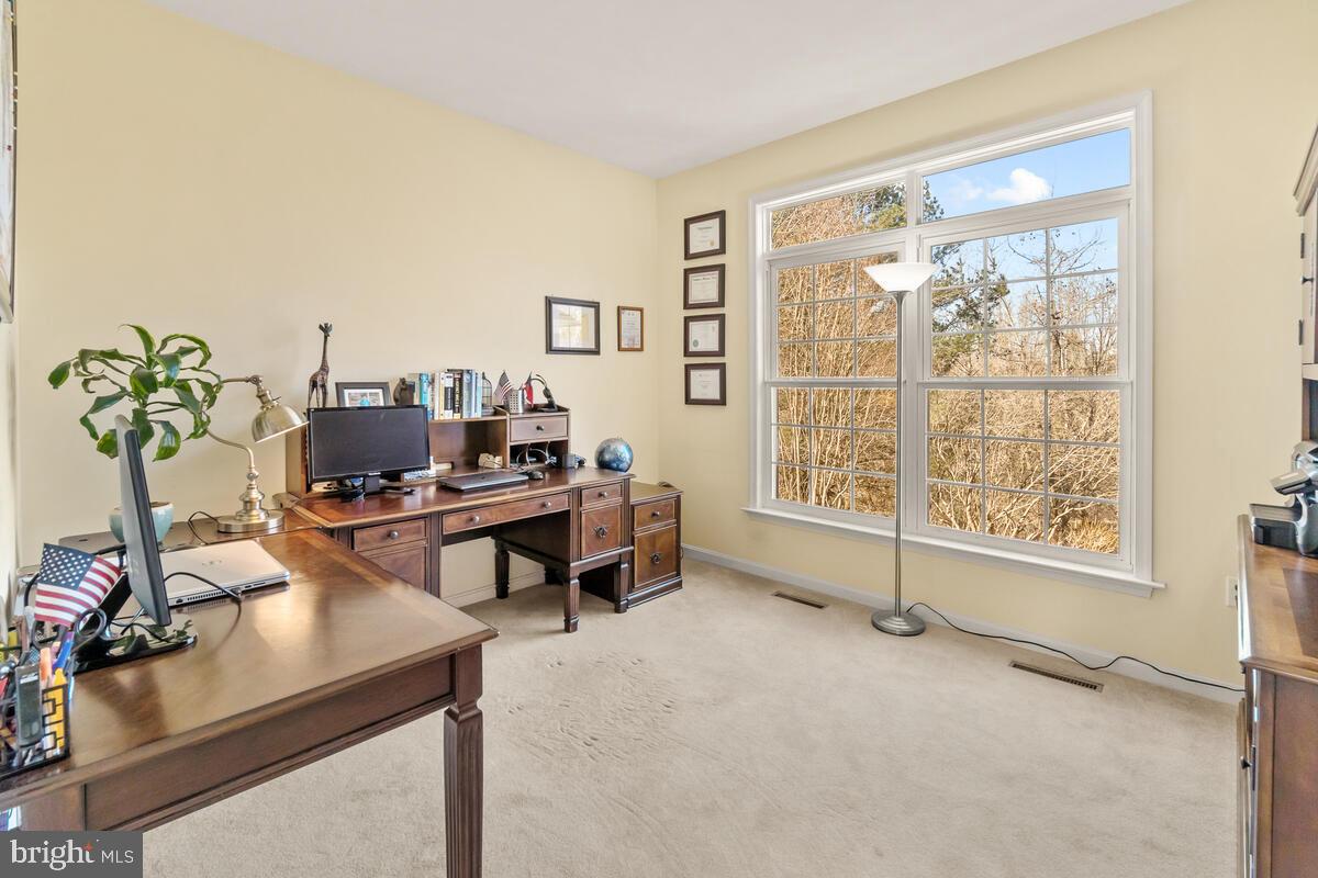 WINDSOR KNOLLS - Residential