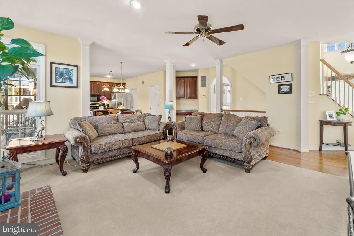 WINDSOR KNOLLS - Residential