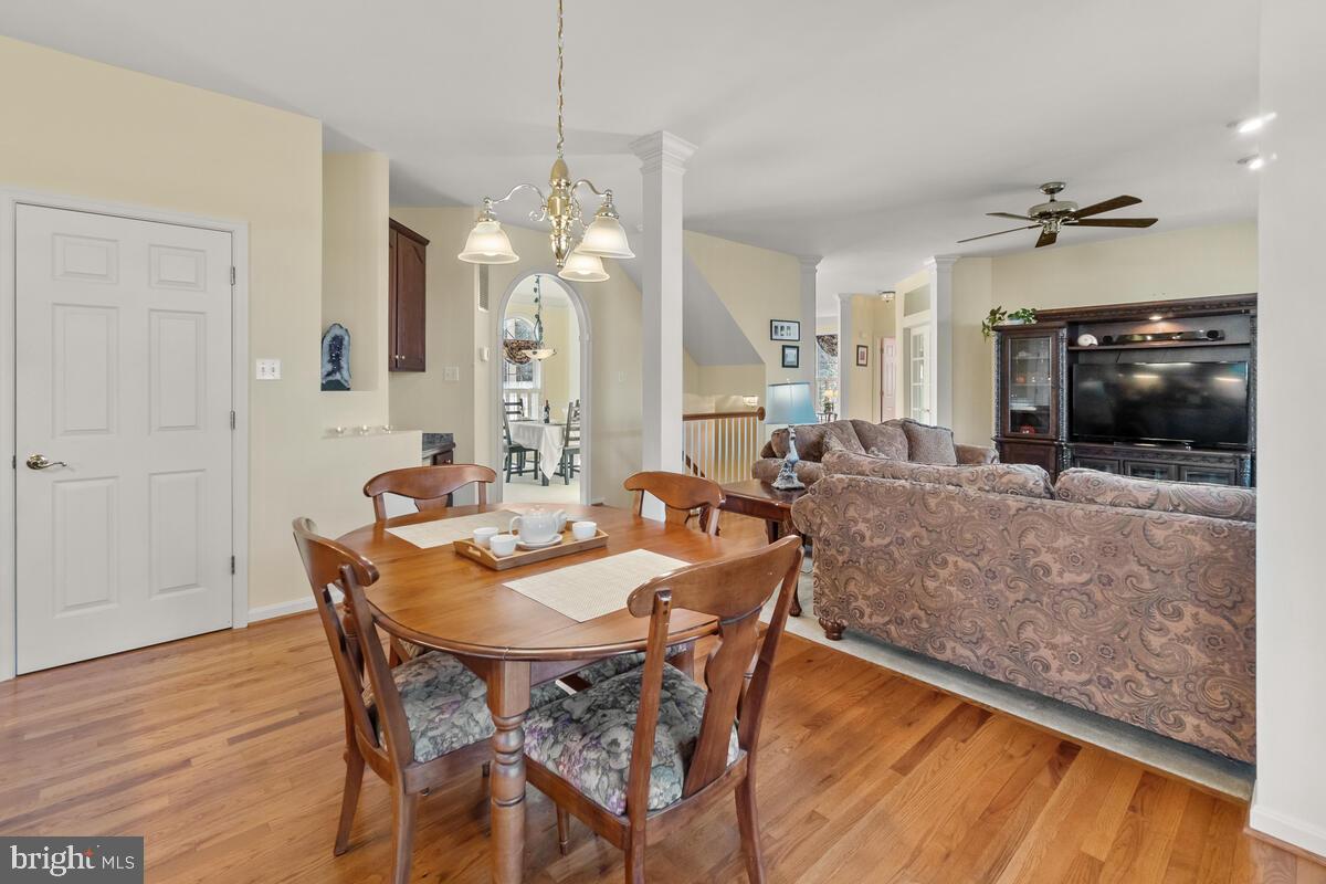 WINDSOR KNOLLS - Residential