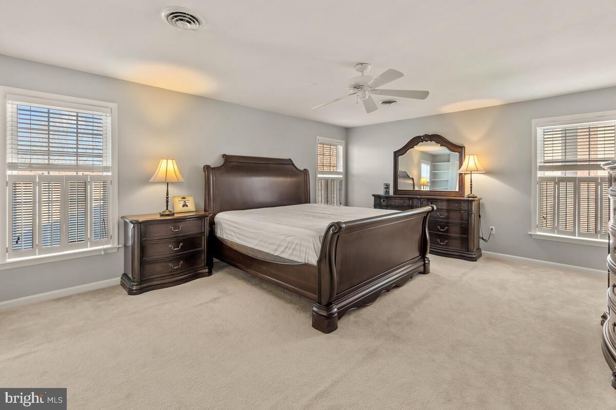 WINDSOR KNOLLS - Residential