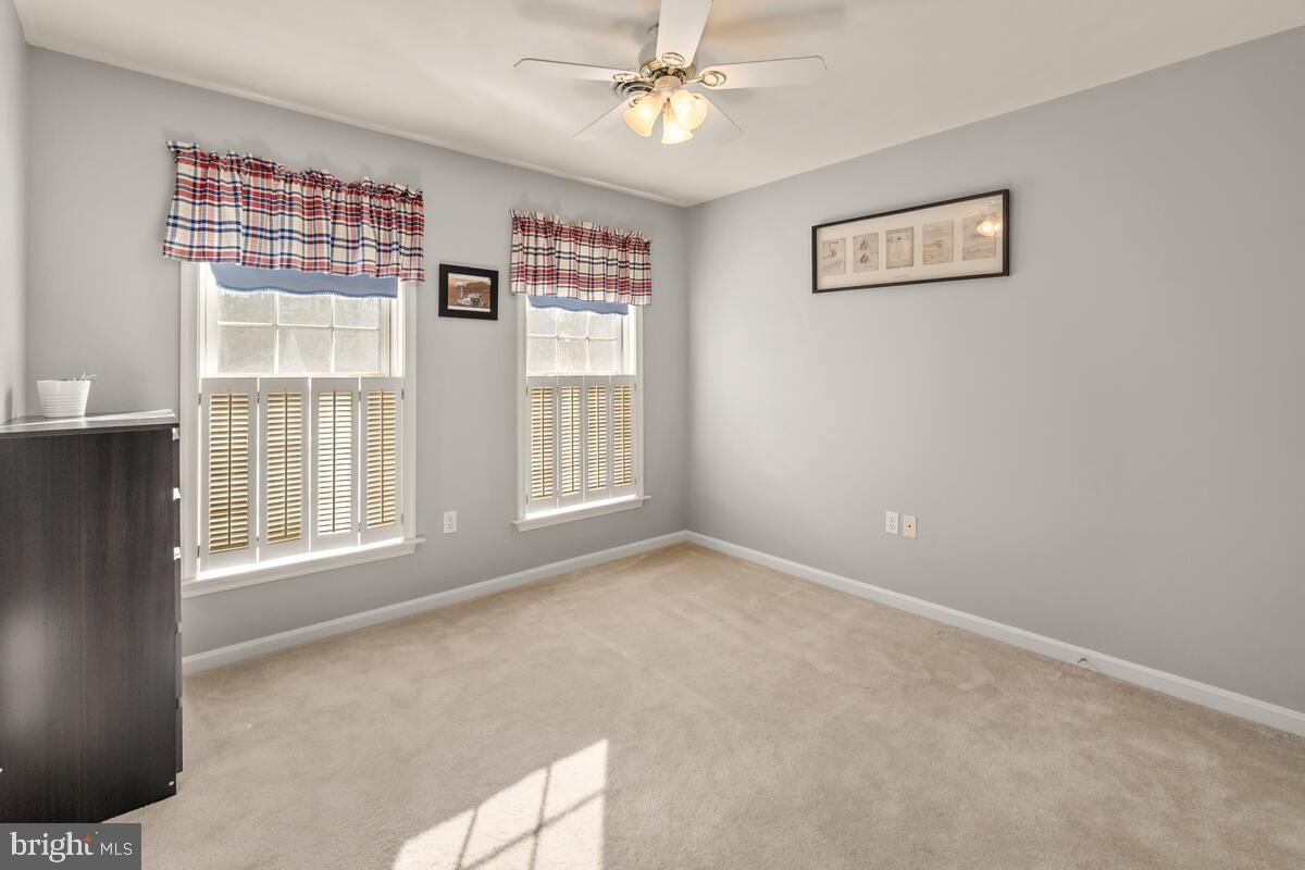 WINDSOR KNOLLS - Residential