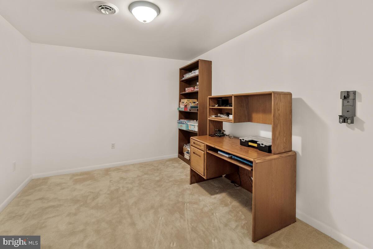 WINDSOR KNOLLS - Residential