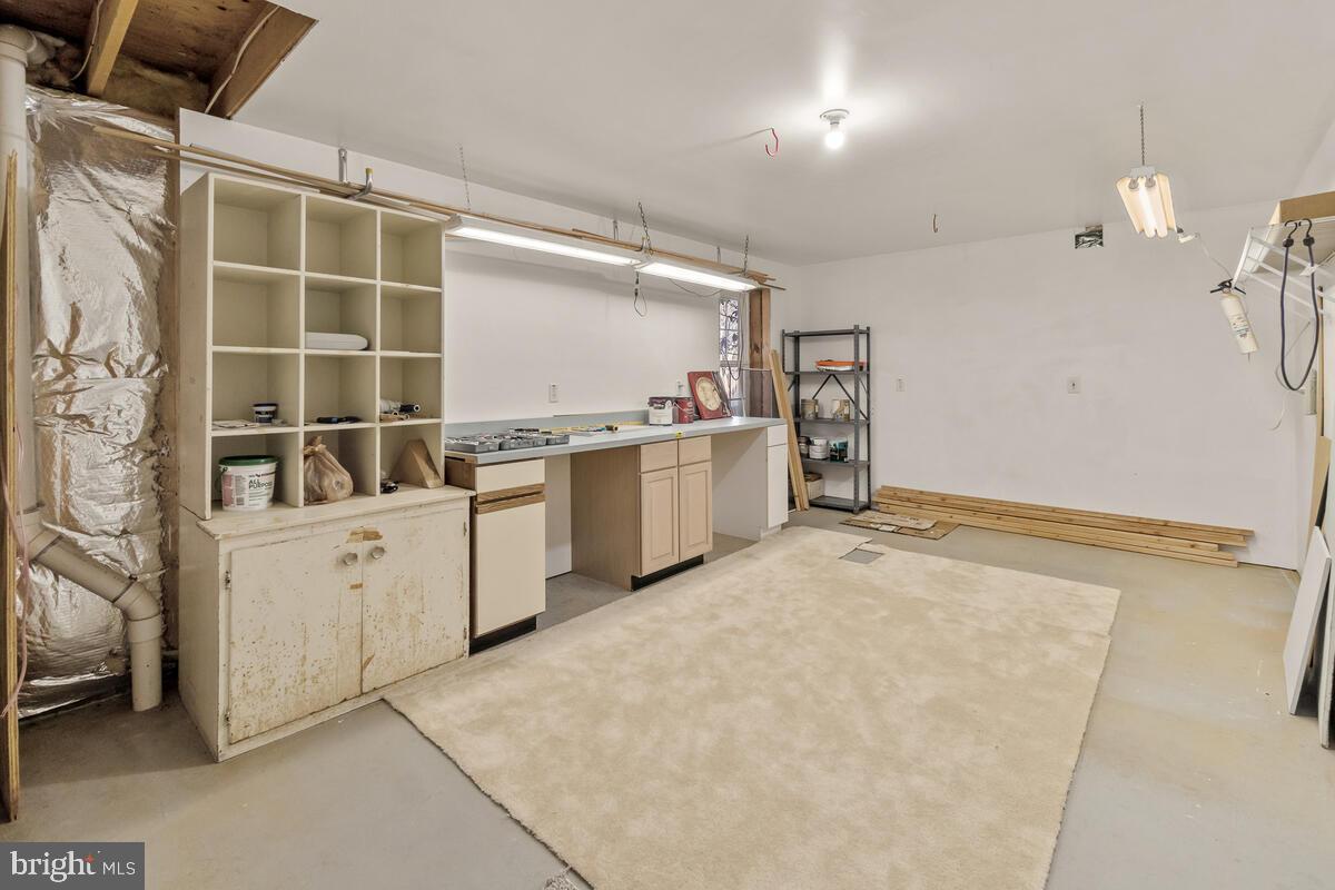 WINDSOR KNOLLS - Residential