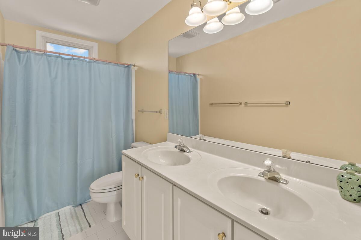 WINDSOR KNOLLS - Residential