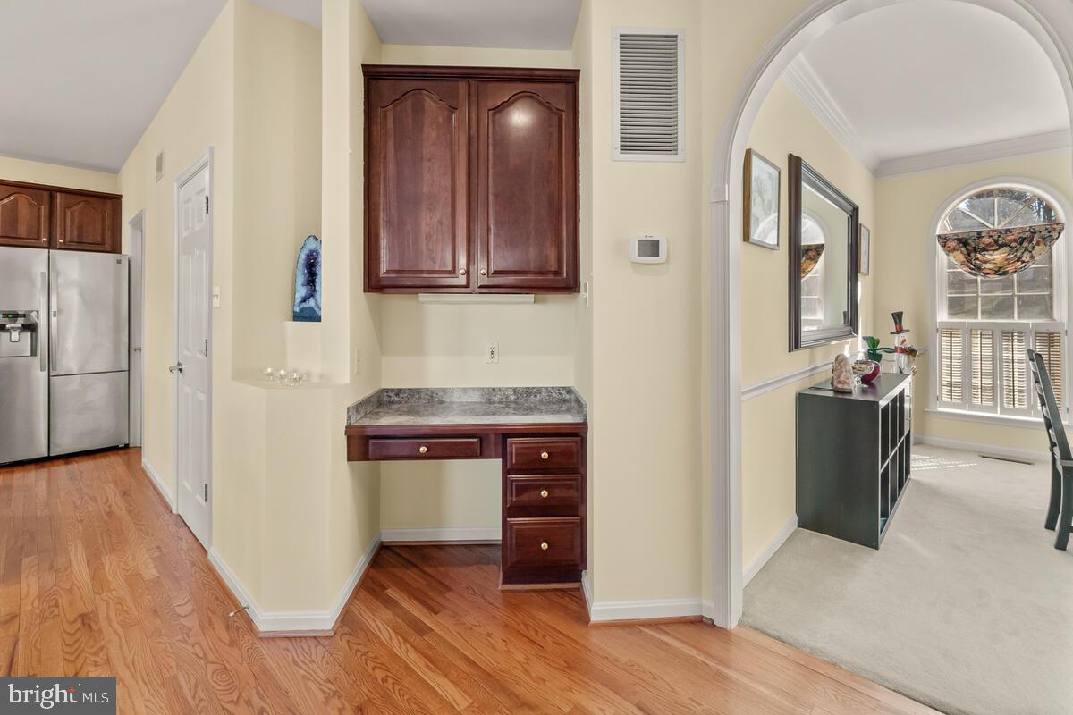 WINDSOR KNOLLS - Residential