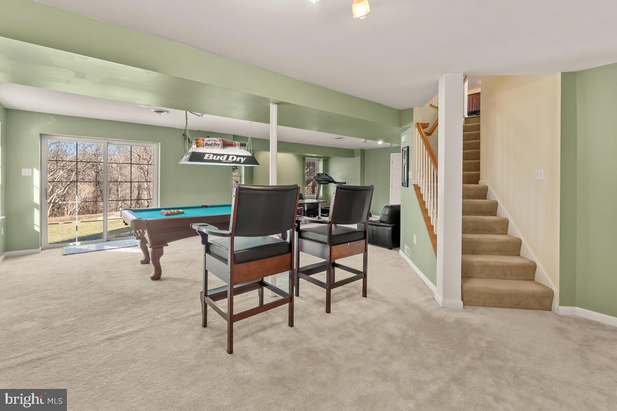 WINDSOR KNOLLS - Residential