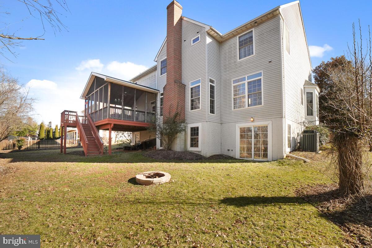 WINDSOR KNOLLS - Residential