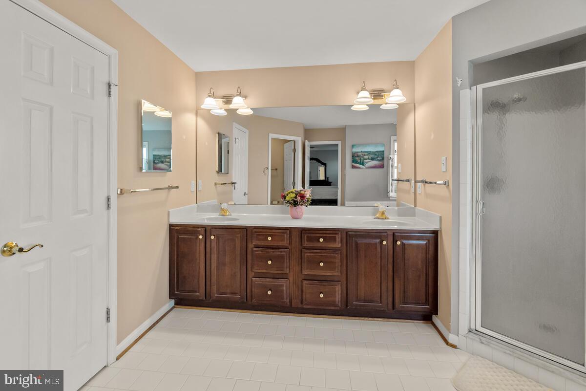 WINDSOR KNOLLS - Residential