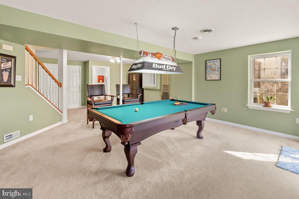 WINDSOR KNOLLS - Residential