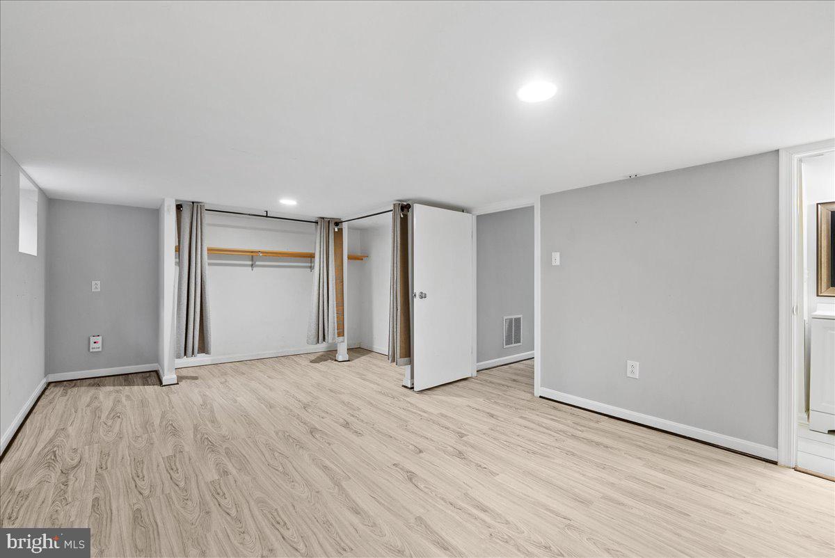 RESTON - Residential Lease