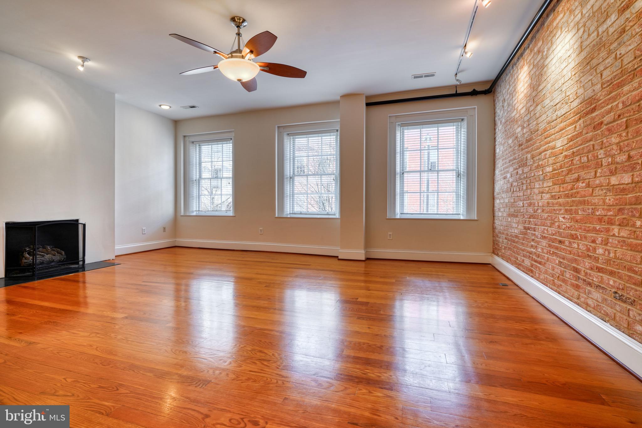 MOUNT VERNON PLACE HISTORIC DISTRICT - Residential Lease