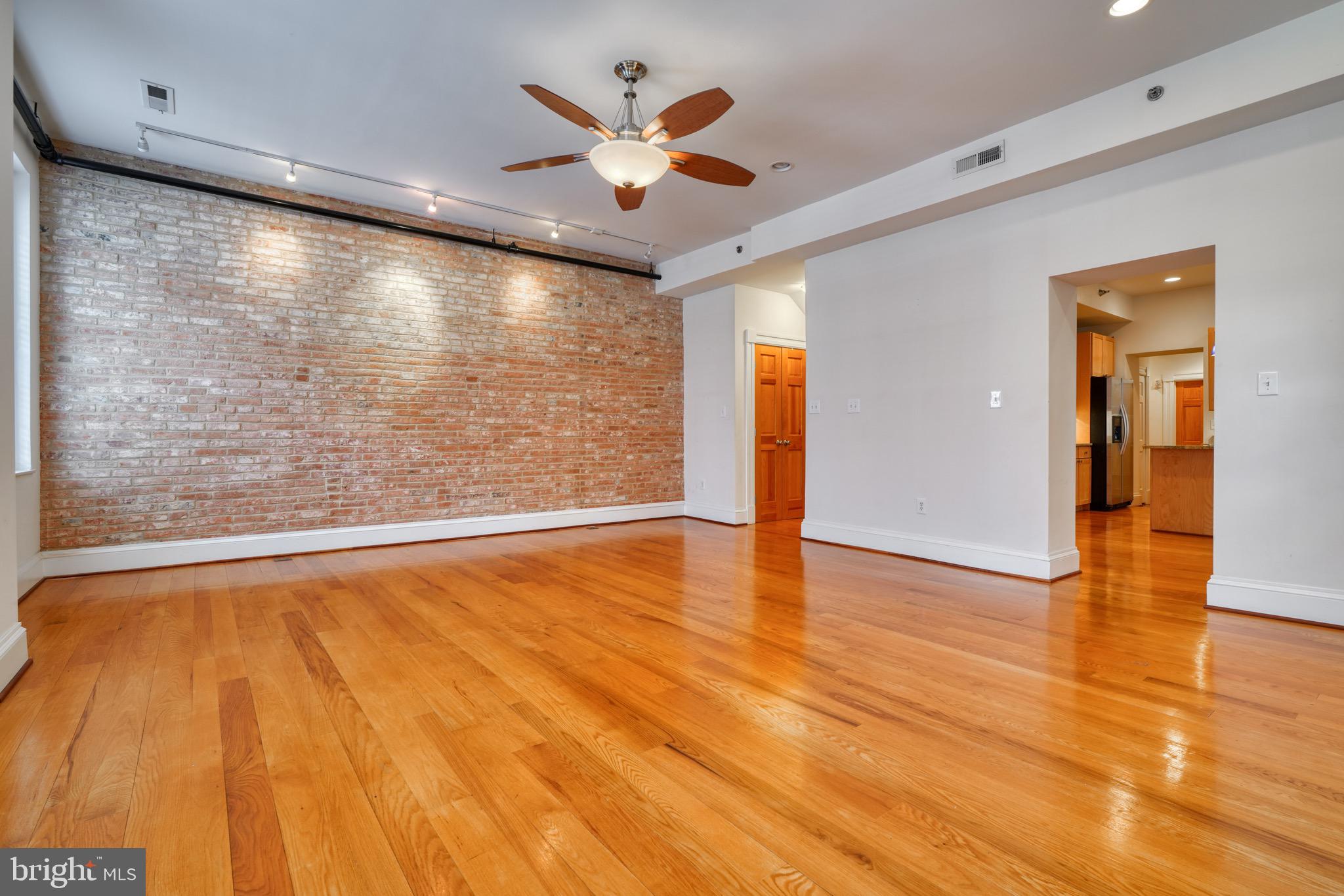 MOUNT VERNON PLACE HISTORIC DISTRICT - Residential Lease