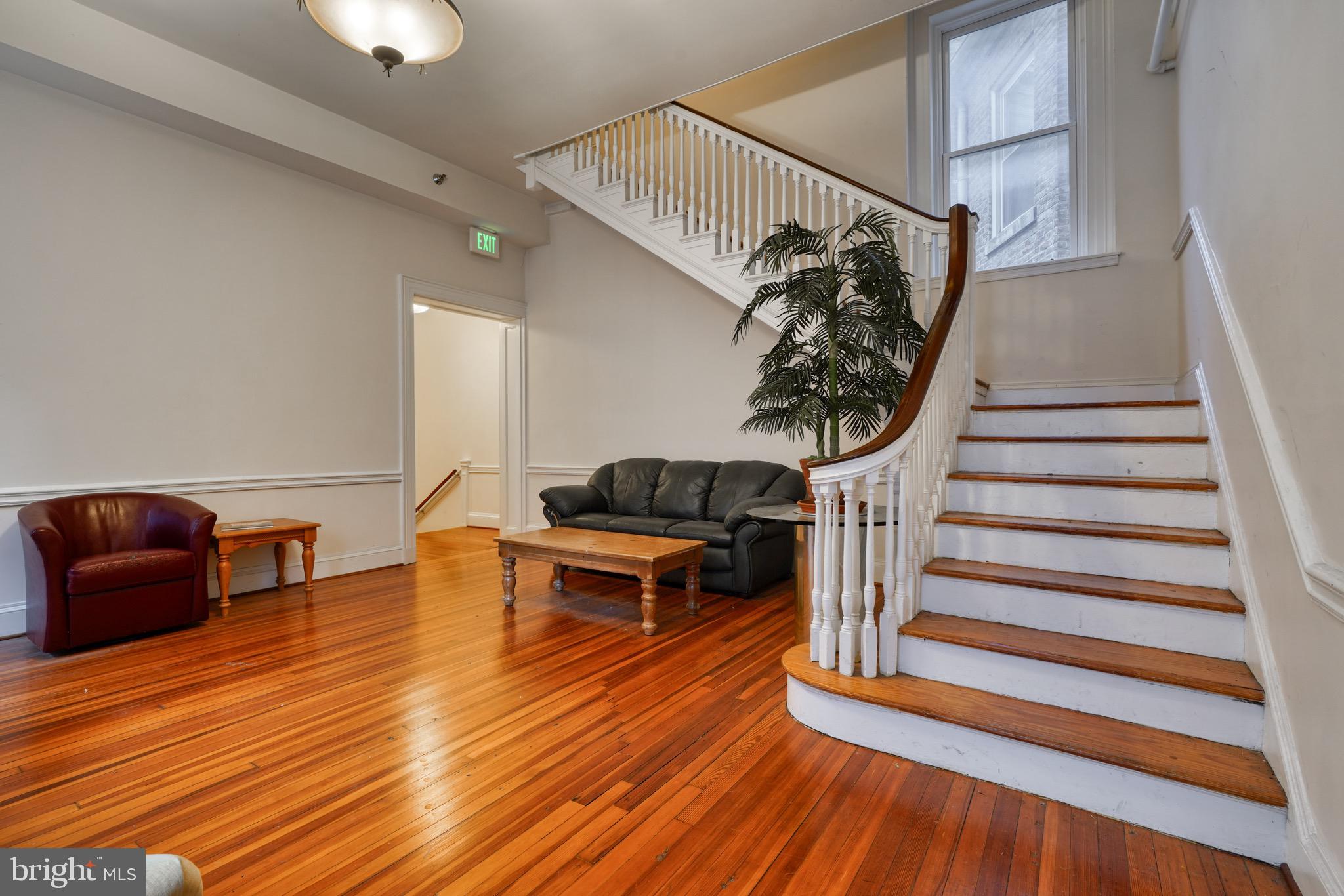 MOUNT VERNON PLACE HISTORIC DISTRICT - Residential Lease