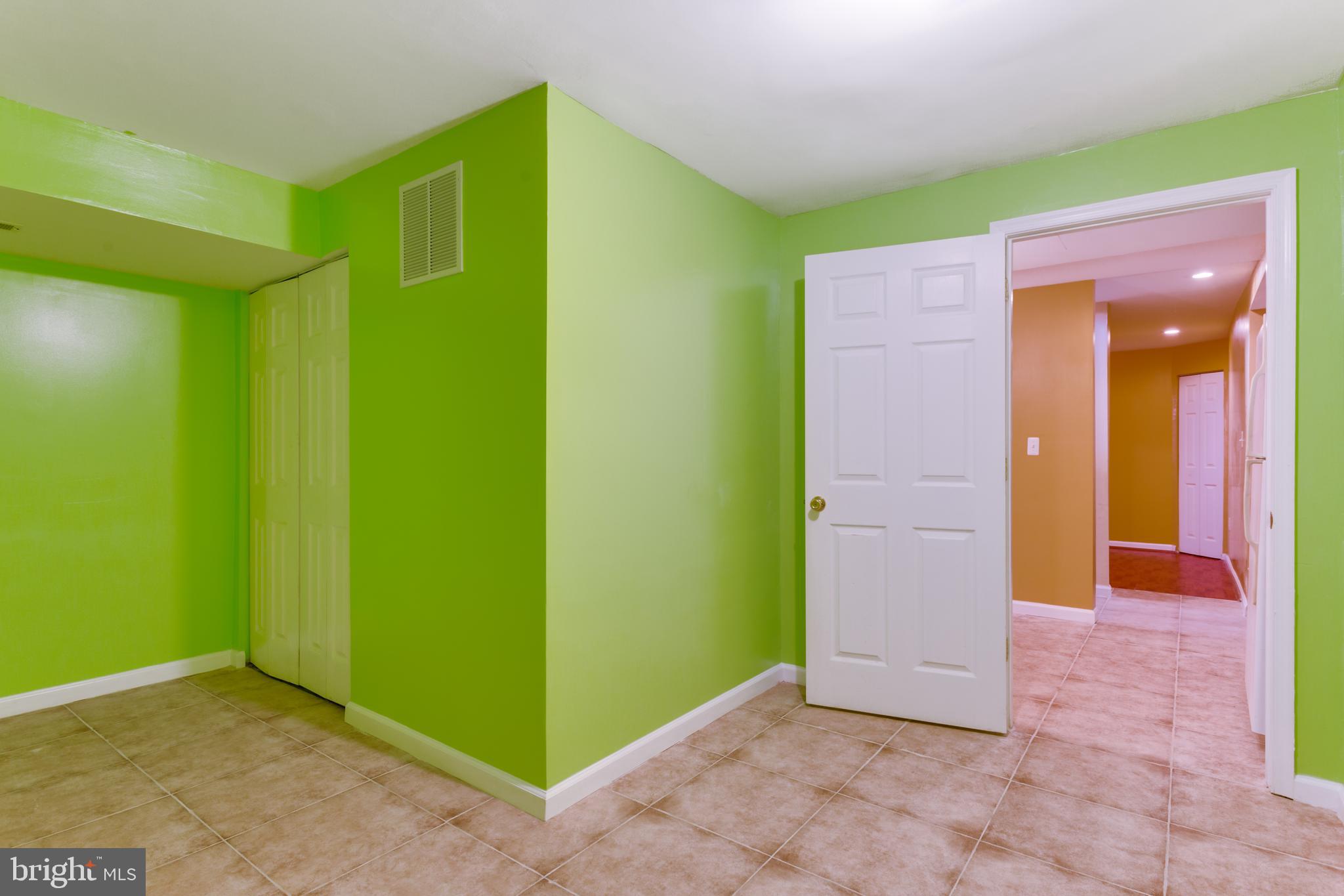 WINDSOR MILL SUB - Residential Lease