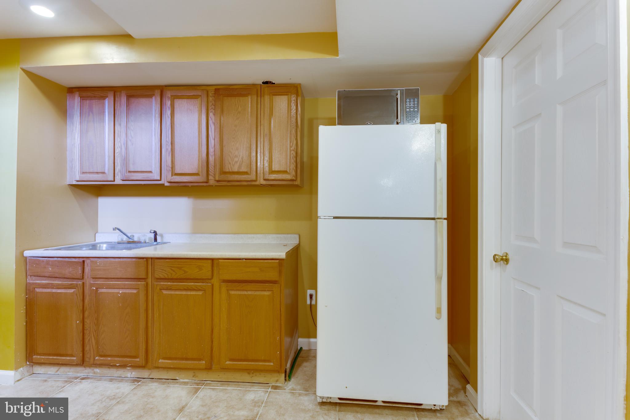 WINDSOR MILL SUB - Residential Lease