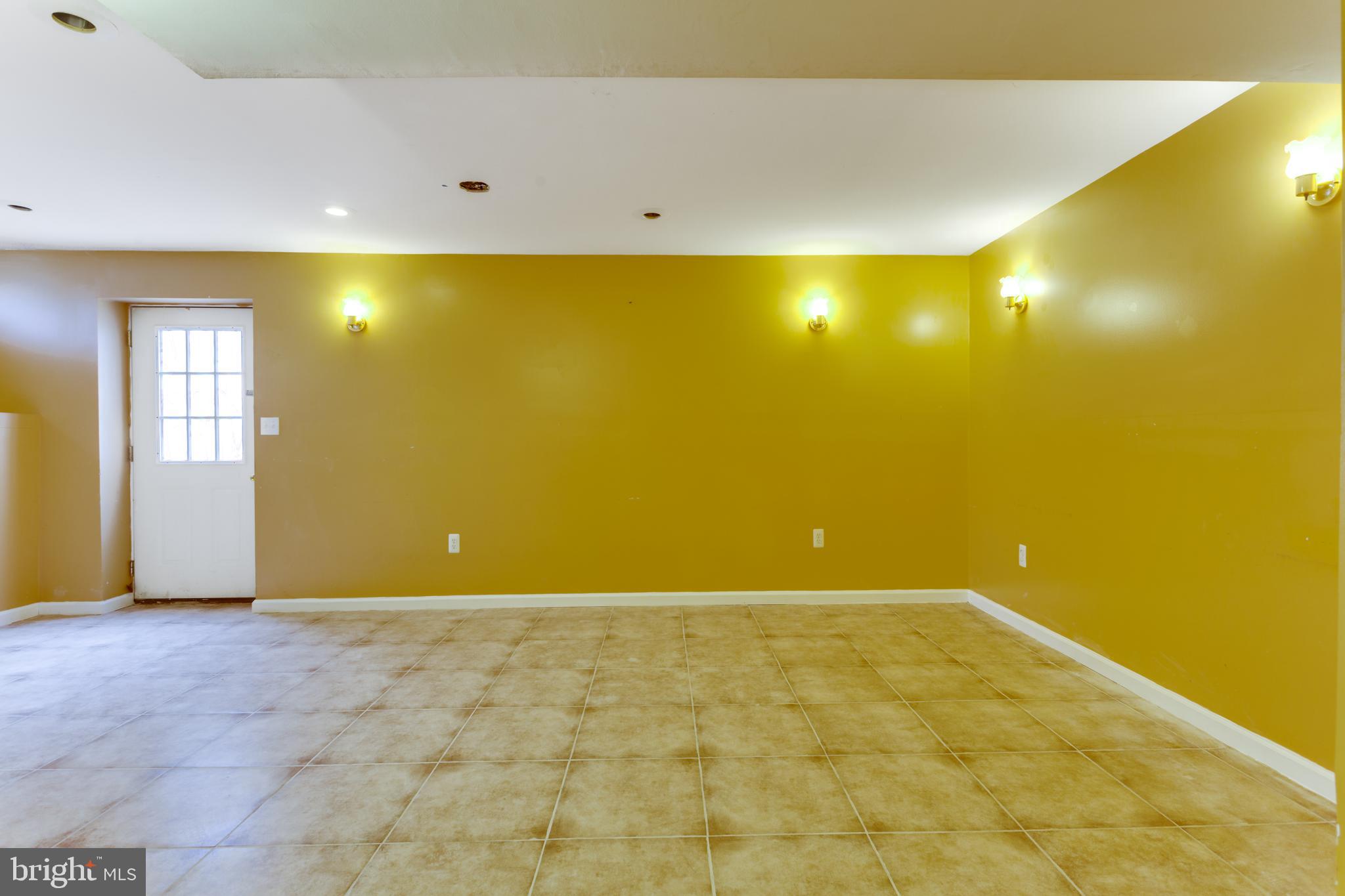 WINDSOR MILL SUB - Residential Lease