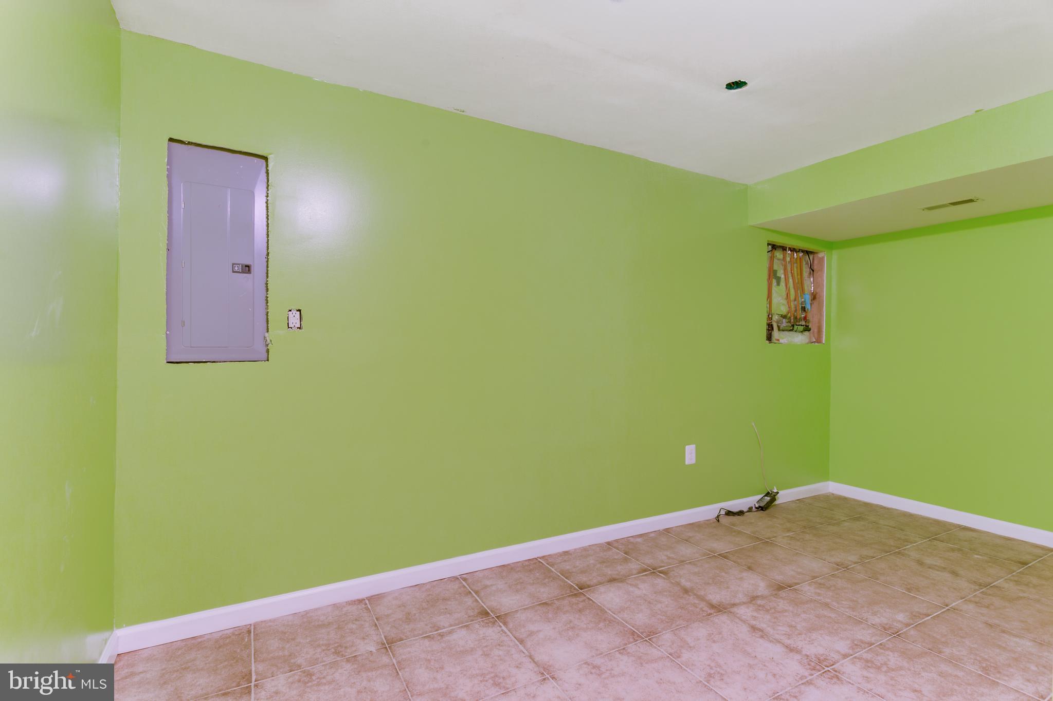 WINDSOR MILL SUB - Residential Lease