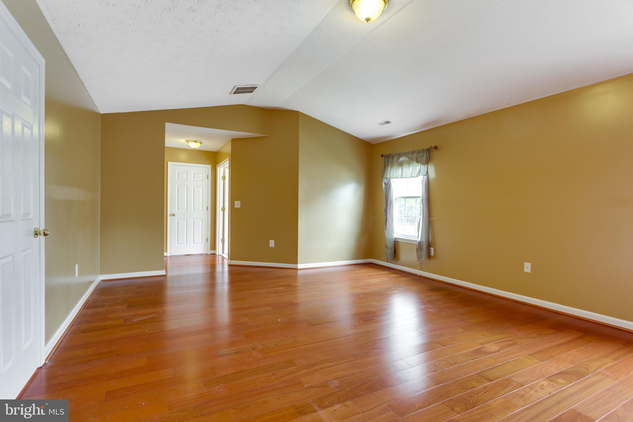 WINDSOR MILL SUB - Residential Lease