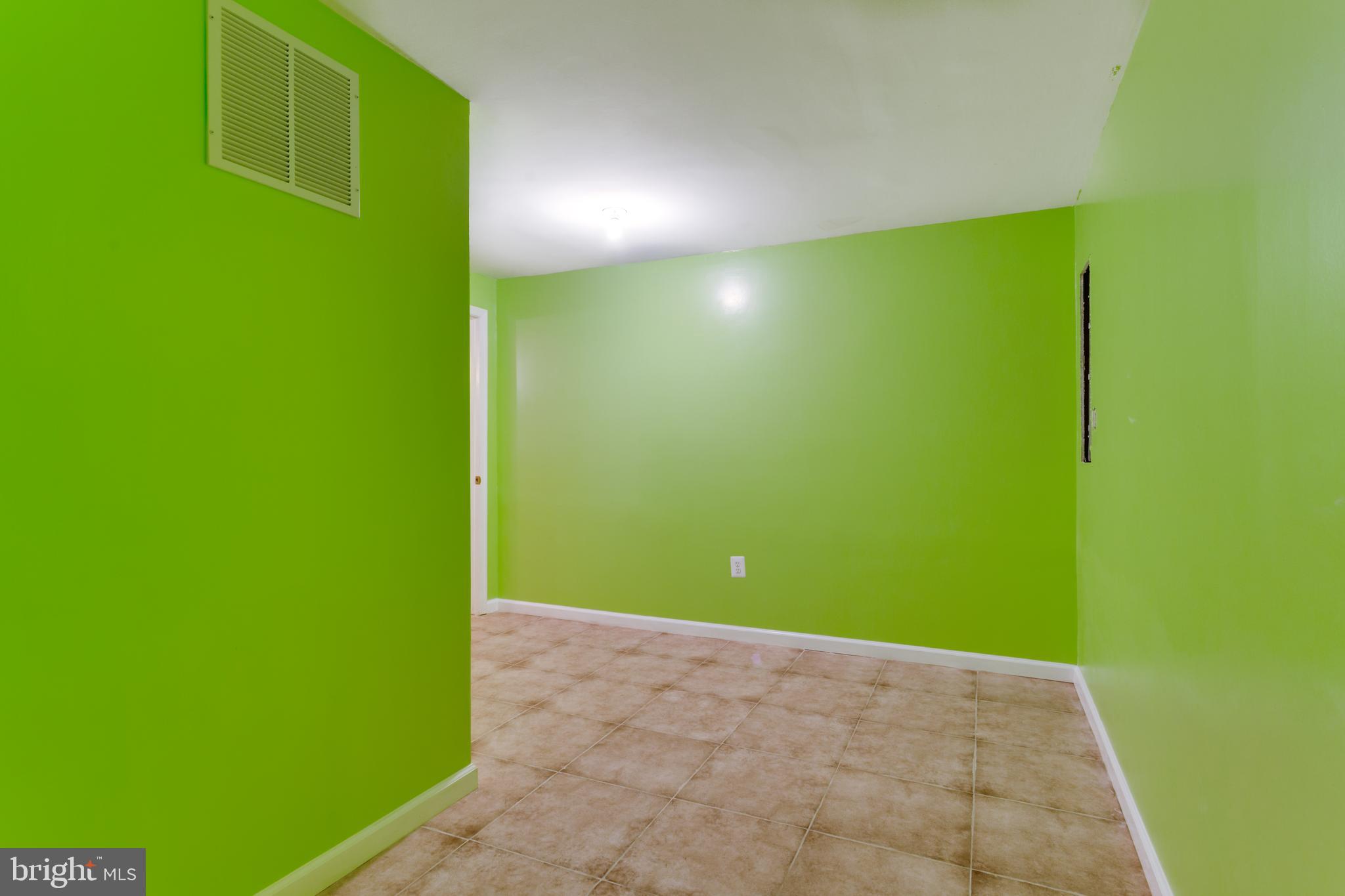 WINDSOR MILL SUB - Residential Lease