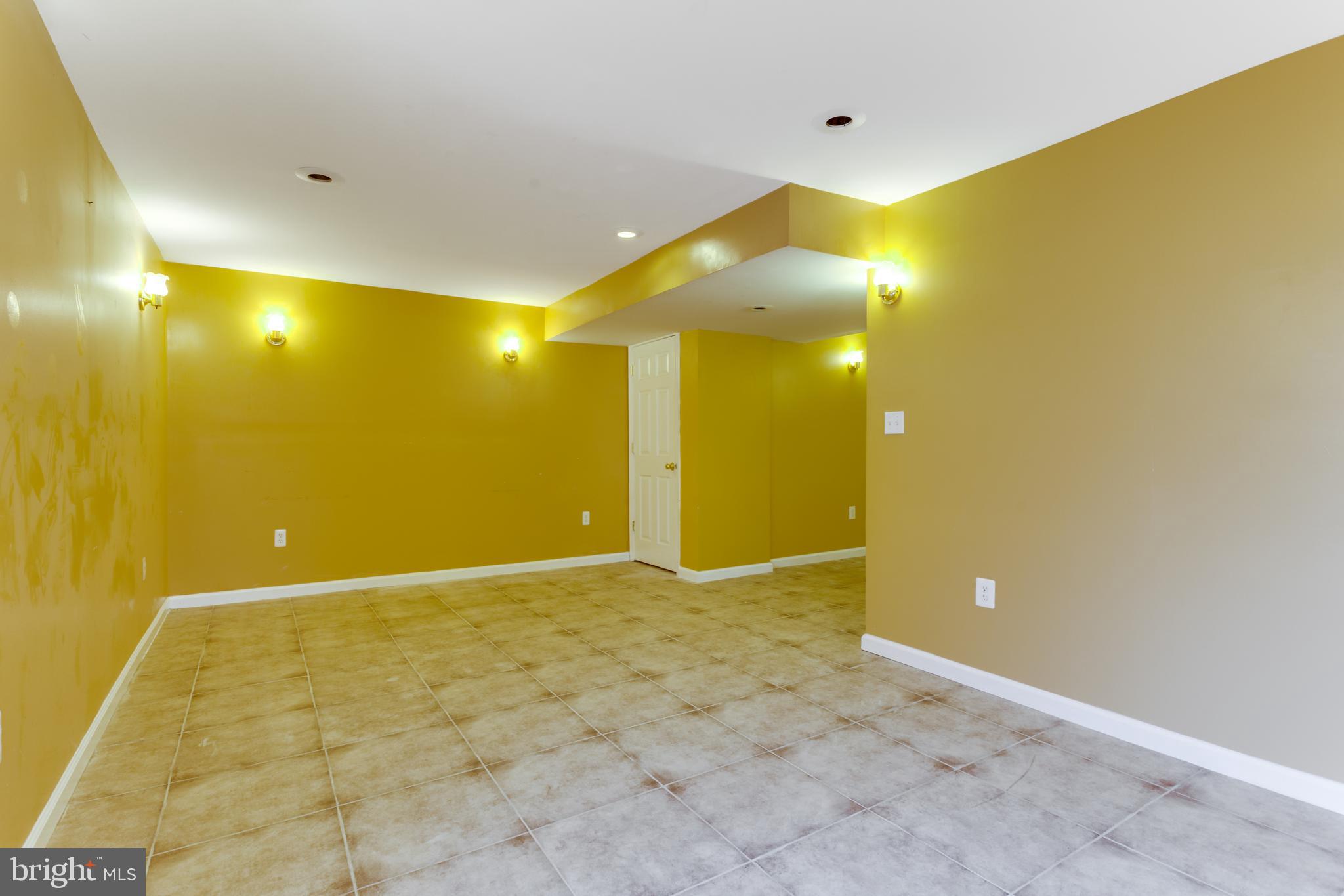 WINDSOR MILL SUB - Residential Lease