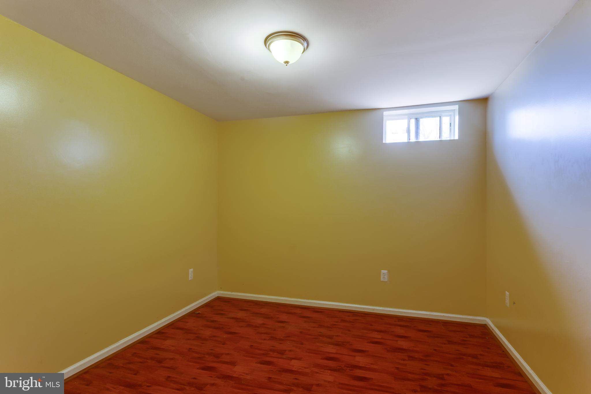 WINDSOR MILL SUB - Residential Lease