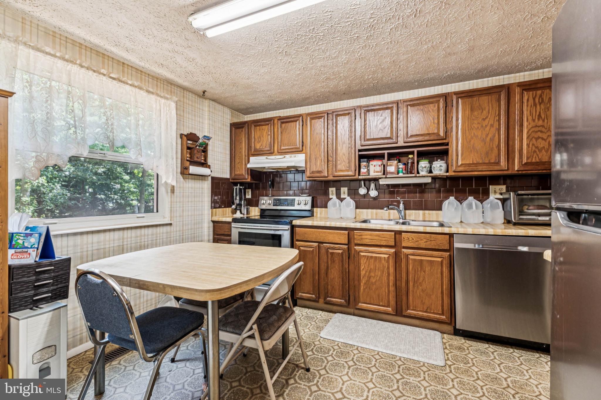 8011 TREASURE TREE COURT