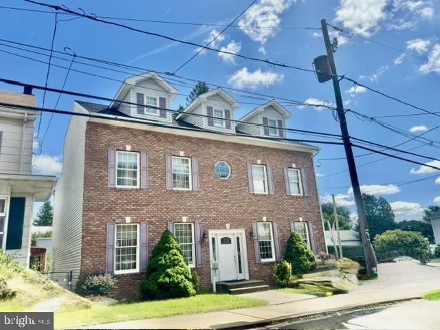 41 S CENTER STREET