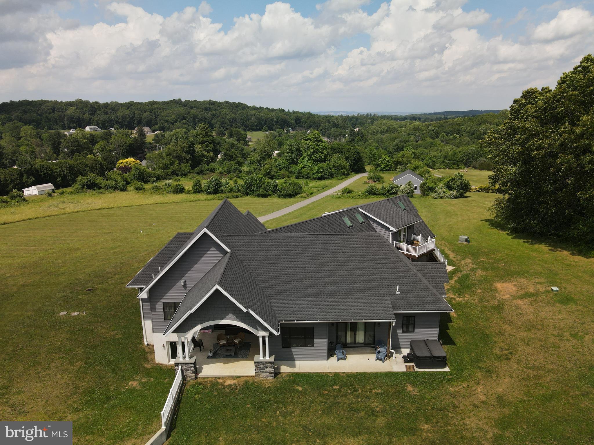 410 WALNUTTOWN ROAD