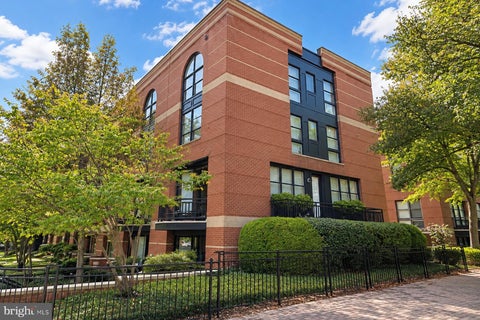 Photo of 1630 N Rhodes Street, ARLINGTON, VA 22209 (MLS # VAAR2081178)