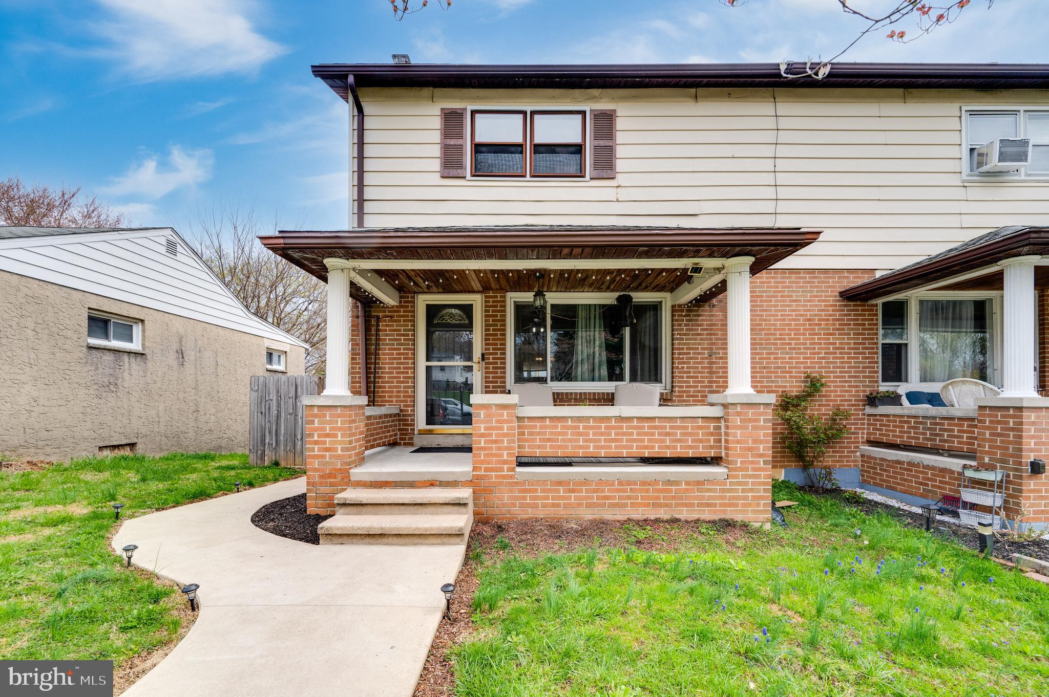 Looking for a home that gives you options? This twin-style house in the peaceful Liggett neighborhood has space, flexibility, and even a chance to help pay your mortgage!
This is a single-family home, but the finished basement has its own entrance, full bathroom, and kitchen setup. The current owner rents it to a roommate for $1,275/month—perfect if you want help with monthly costs or space for extended family. (Note: This is not a legal two-unit—just a private space inside a single-family home.)
Upstairs you’ll find 3 bedrooms and a full bathroom, plus a half bath on the main floor. The living room, dining room, and kitchen flow nicely for everyday living. Step out back and enjoy a big yard, perfect for BBQs, pets, or playtime.
There’s plenty of parking and an extra covered spot in the shed.
🟢 BONUS: You might be able to take over the current mortgage if you assume the loan—with a super low 2.99% interest rate! (Buyer must qualify and be approved by the lender.)
This home gives you the chance to live comfortably, bring in extra income, or create the setup that works best for your family. Showings start April 15th—schedule yours now before it’s gone!