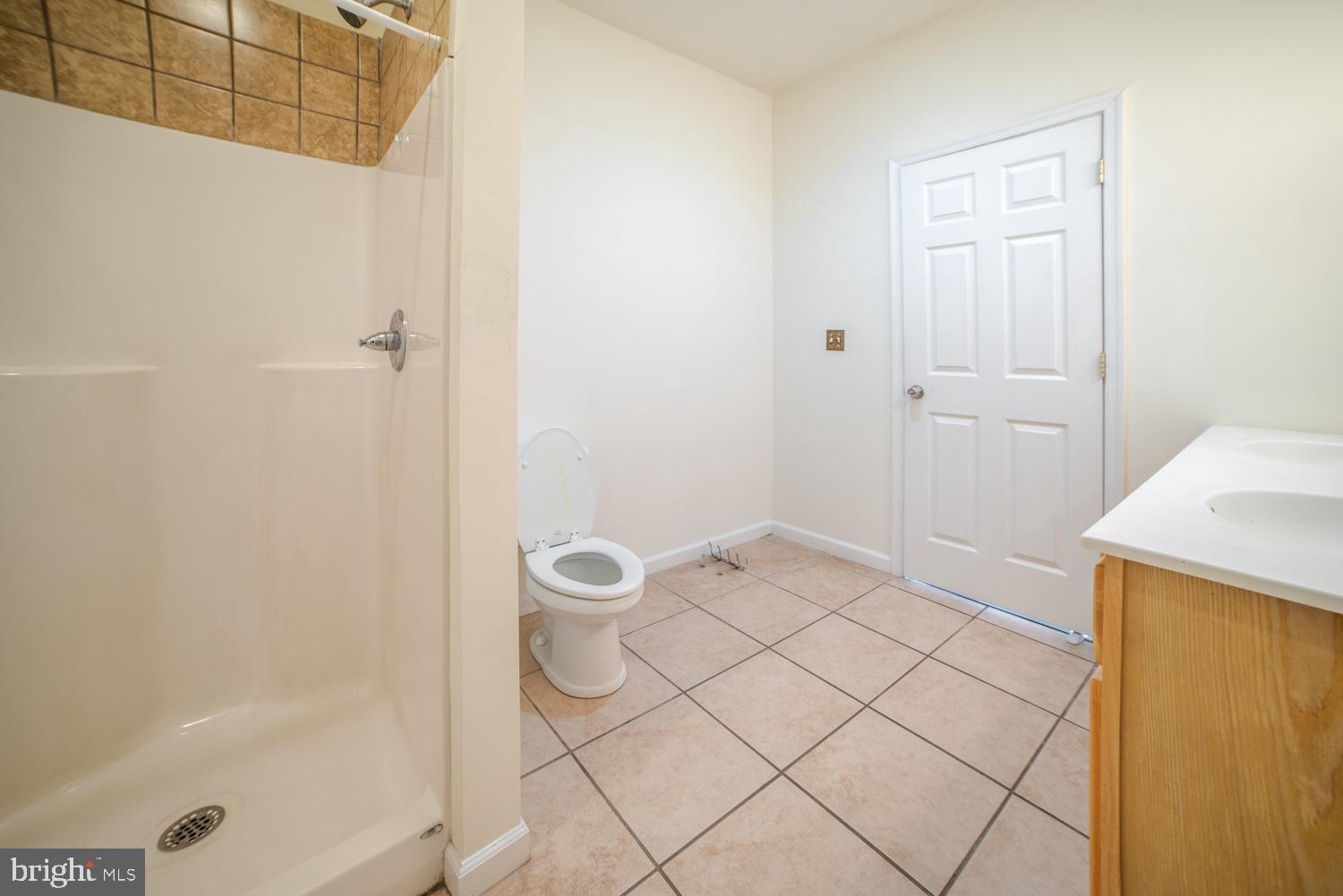 TEMPLE UNIVERSITY - Residential Lease