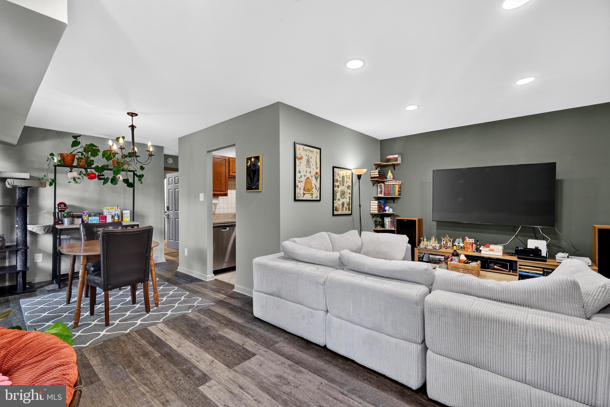 2914 KINGS CHAPEL ROAD 8