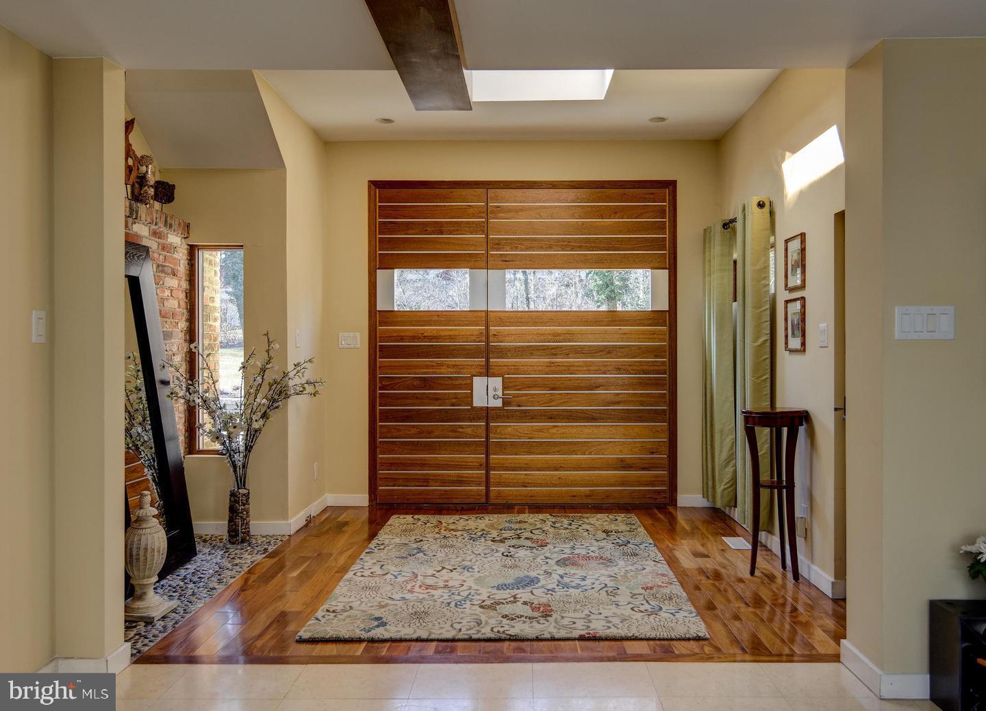 1127 WINDING DRIVE