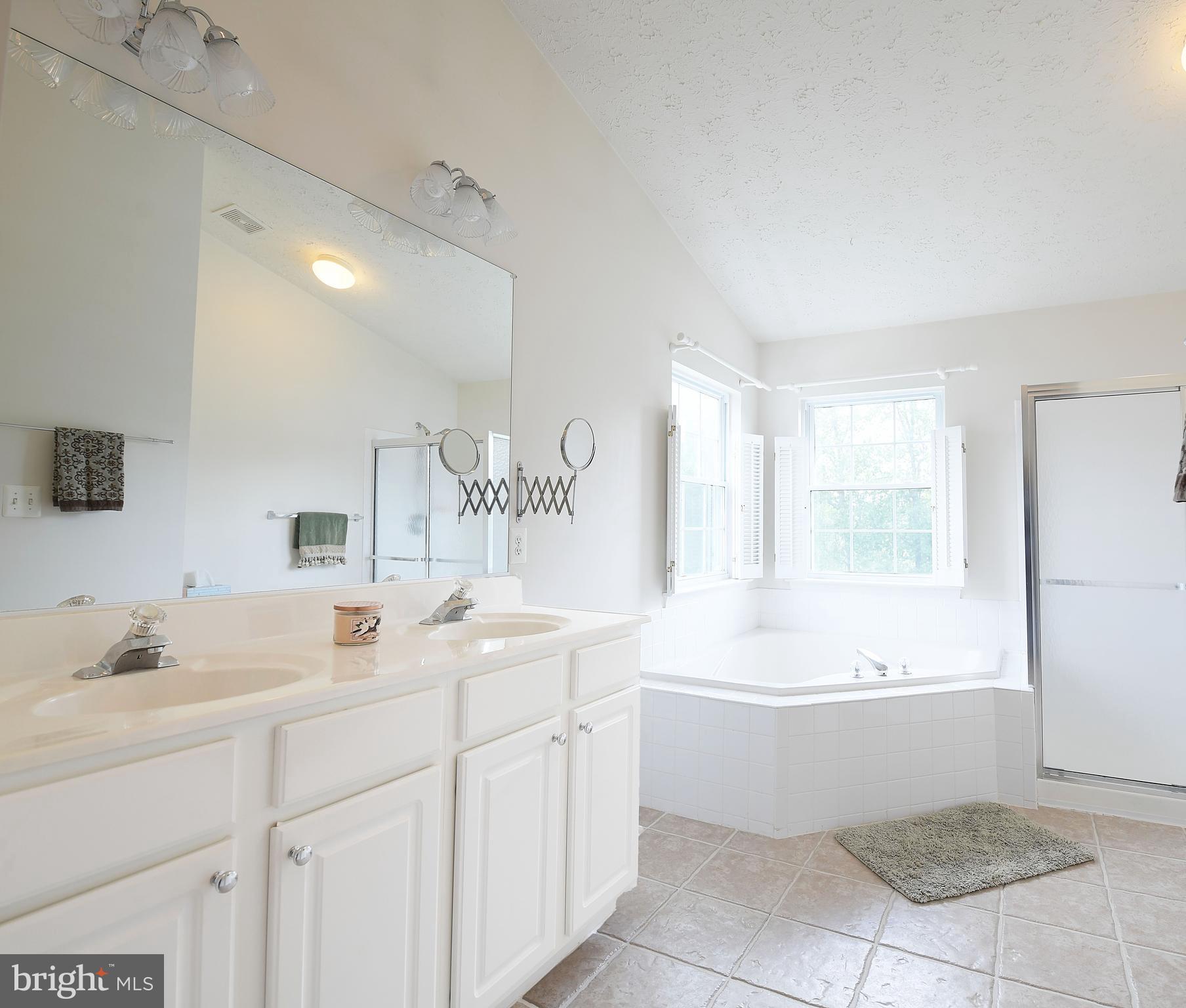 FOREST LAKES - Residential Lease