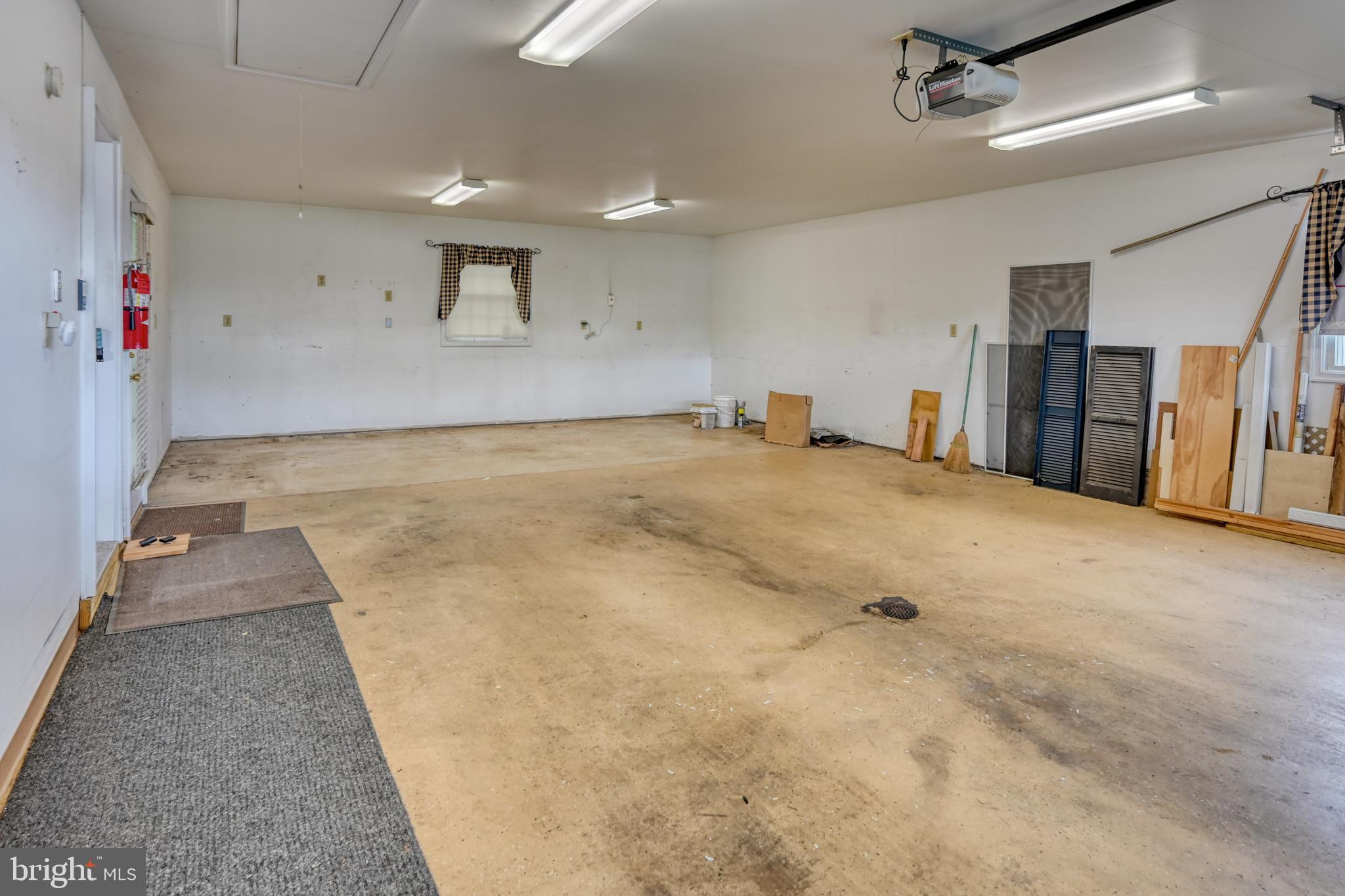 LYNNCREST - Residential