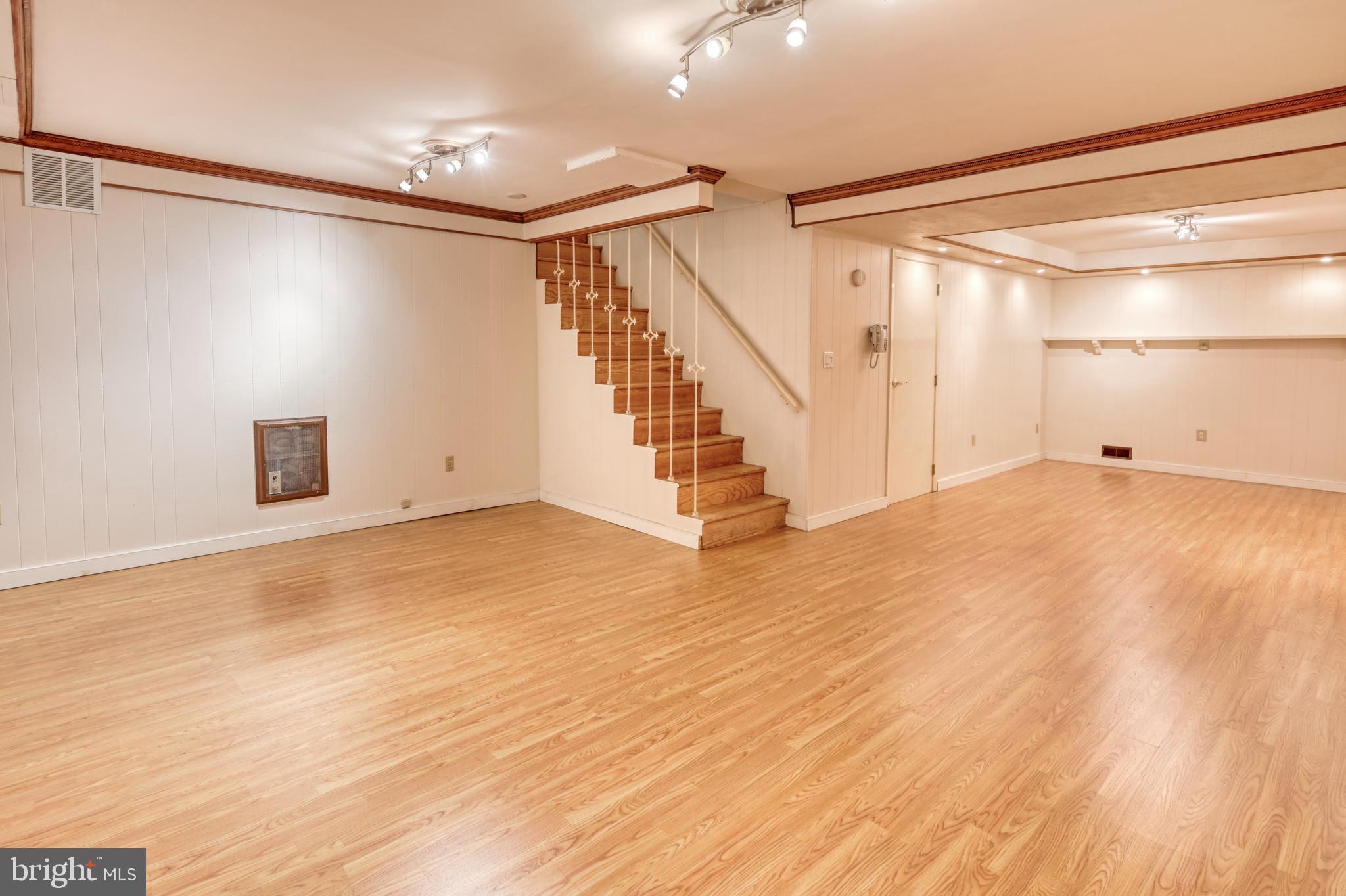 LYNNCREST - Residential