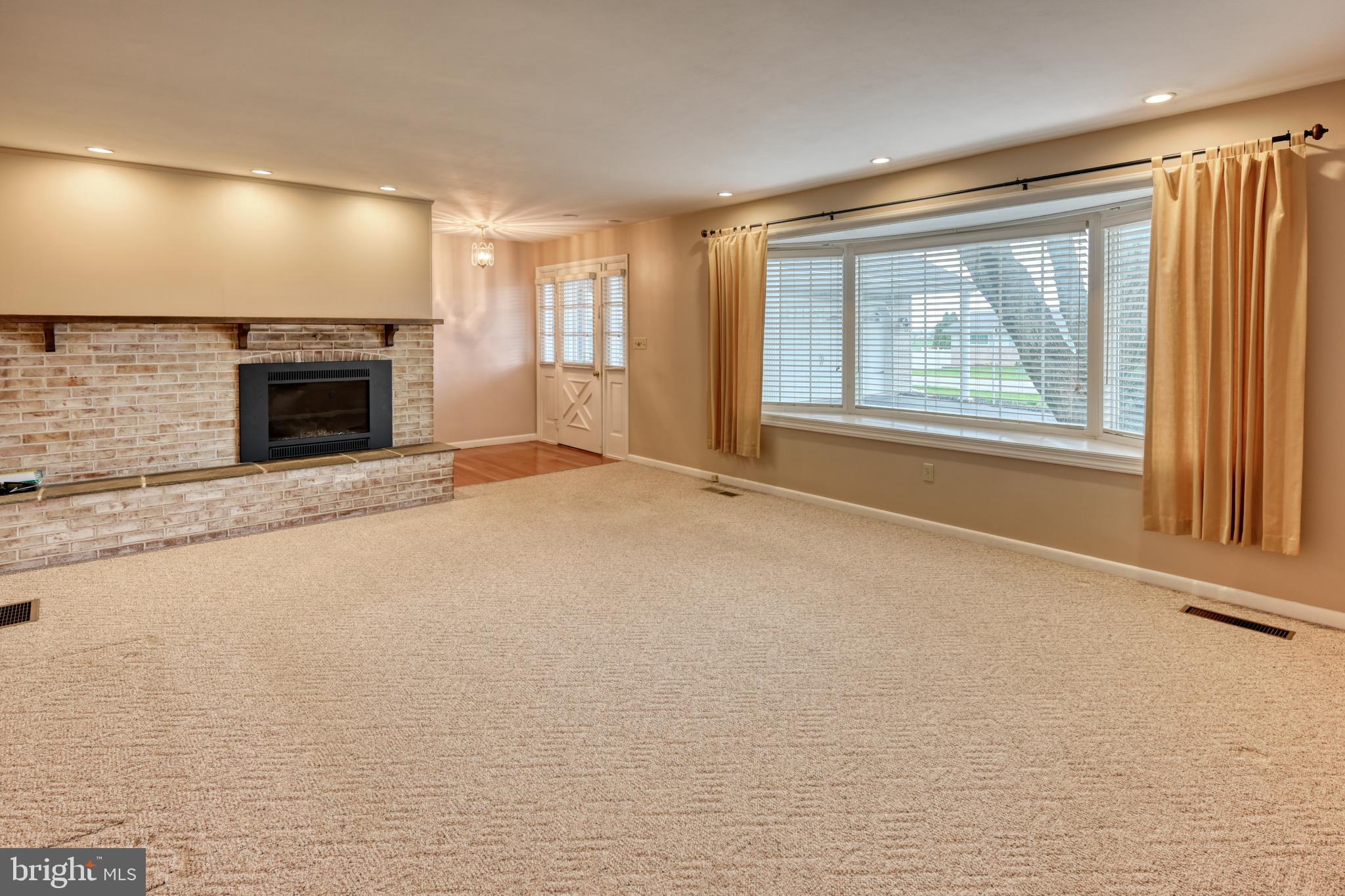 LYNNCREST - Residential