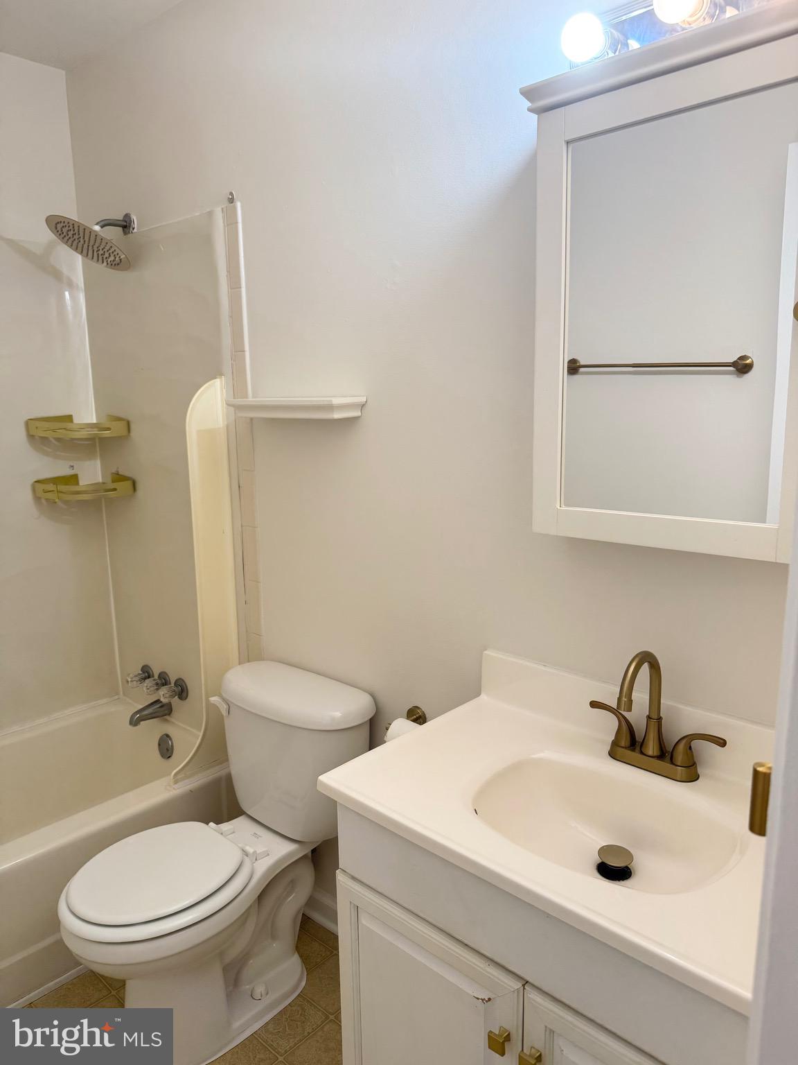 OLDE GREENWICH - Residential Lease