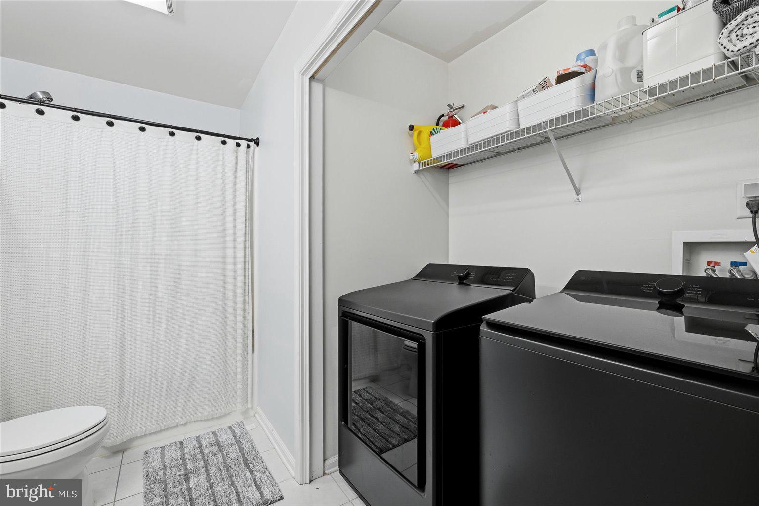 SIGNATURE TOWNS OF WILLOWBY - Residential