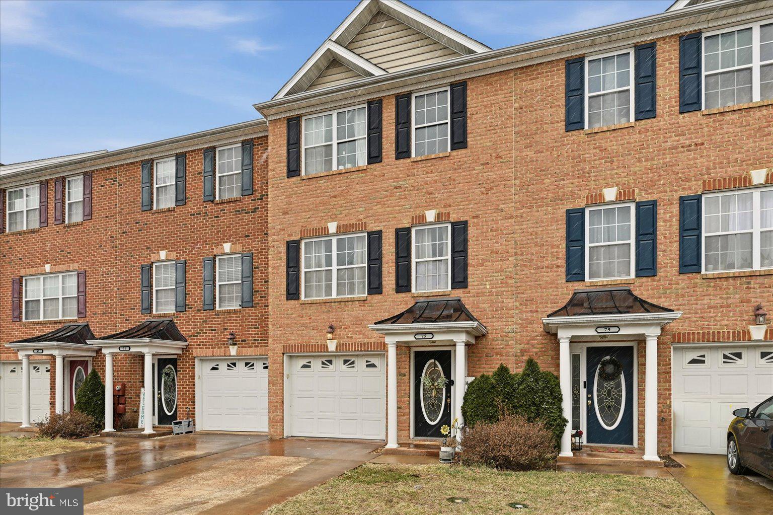 SIGNATURE TOWNS OF WILLOWBY - Residential